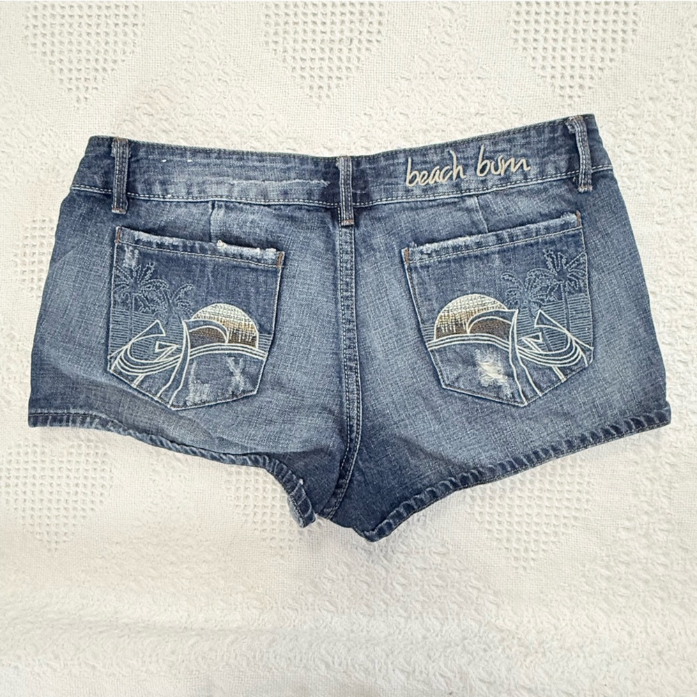 Y2K Chip and Pepper Beach Embroidered Low Rise Shortie Short (9)